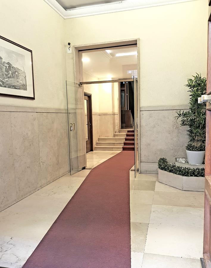Dreaming Rome - Hostel Екстер'єр фото